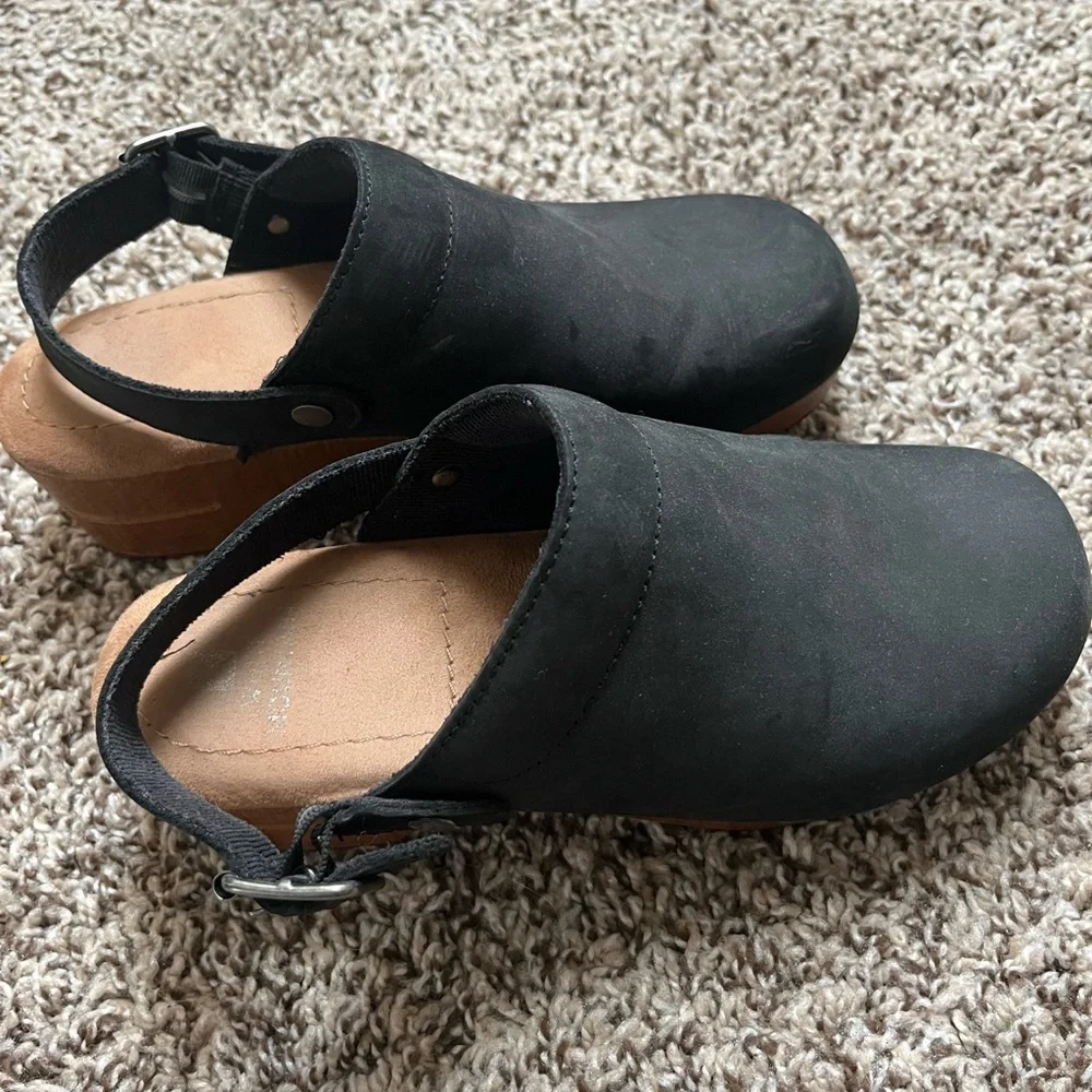 White Mountain Black Suede Clogs Size 7 Women’s - Picture 3 of 5